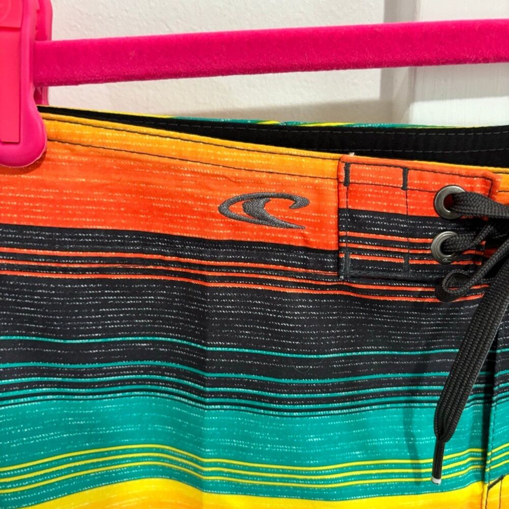 O’Neill Boys Santa Cruz Board Shorts Swim Trunks Multi Stripe Size 16 NWT - Picture 3 of 10